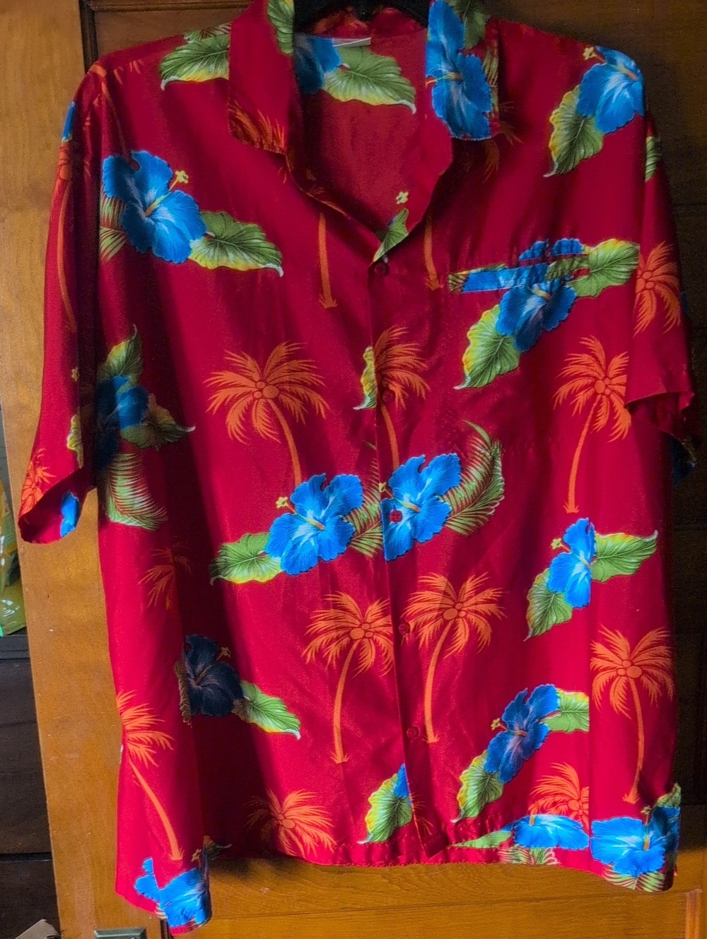 Men's Red Tropical Floral Short-Sleeve Button-Down Shirt